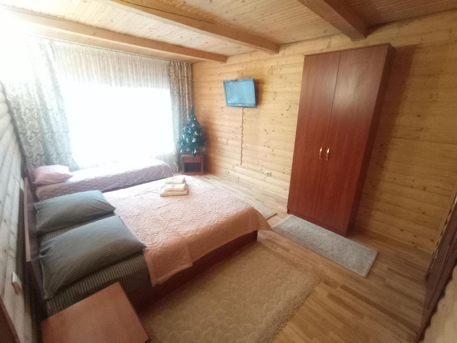 Затишний Готель "Едем" Mykulychyn Kamer foto