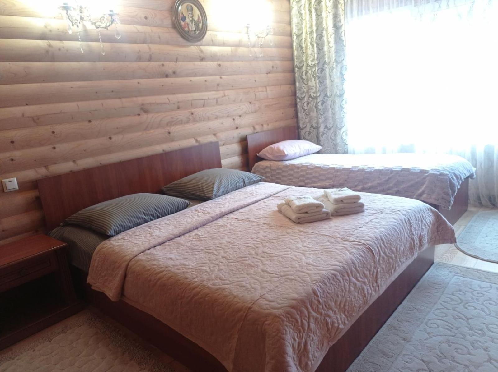 Затишний Готель "Едем" Mykulychyn Kamer foto